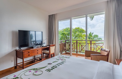 Hulhule Hotel | Hulhule Island Hotel