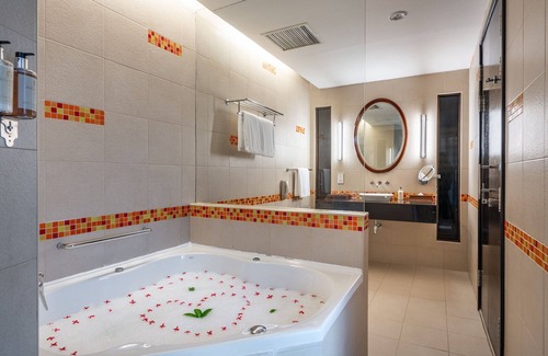 Hulhule Hotel | Hulhule Island Hotel