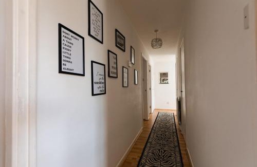 Hull Apartment | Hullidays Victora Dock- refurbished 2024