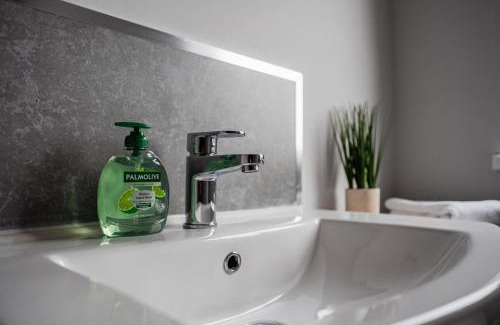 Thornaby On Tees House | Humber House By Horizon Stays