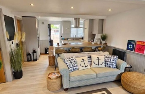 Grimsby Cabin | Humberston Fitties Boathouse