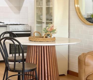 East Victoria Park Apartment | Humble & Cosy, in the Heart of East Vic Park