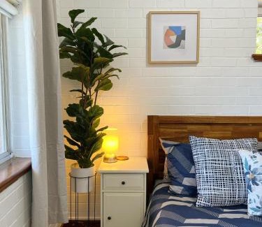 East Victoria Park Apartment | Humble & Cosy, in the Heart of East Vic Park
