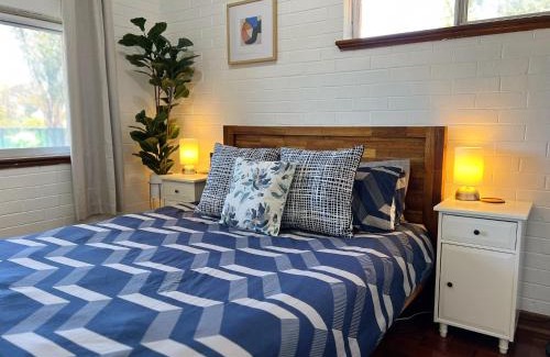 East Victoria Park Apartment | Humble & Cosy, in the Heart of East Vic Park