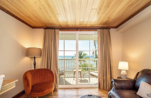 Marathon Hotel | Humidor House Suite at Grassy Flats