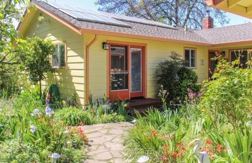 Santa Rosa House | Hummingbird Garden Retreat