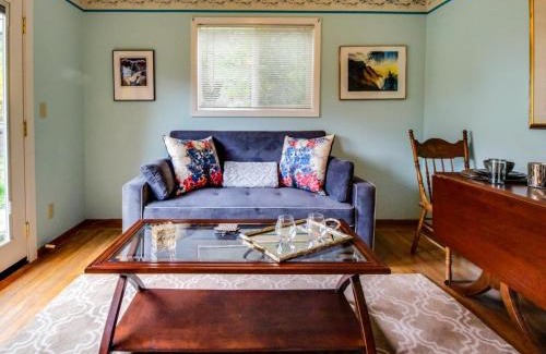 Santa Rosa House | Hummingbird Garden Retreat