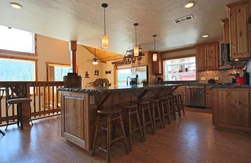 Bass Lake House | Humphreys Lakefront