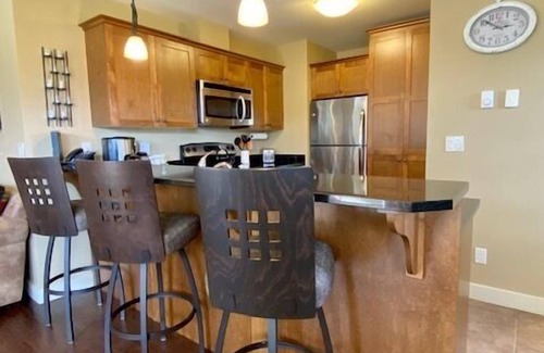 Golden Condo | Hunter's Hideaway: 1 bedroom top level, cozy mountain condo
