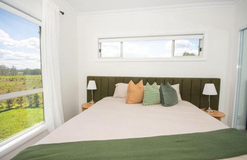 Quorrobolong House | Hunter Valley Luxury Farm Stay with Stunning Mountain Vistas
