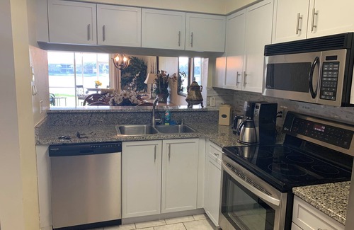 Naples Condo | Huntington Lakes 2Bdr+Den Lakeview Condo