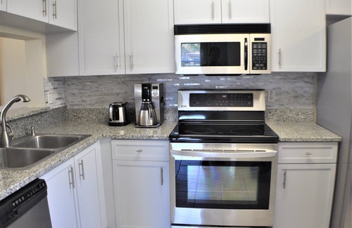 Naples Condo | Huntington Lakes 2Bdr+Den Lakeview Condo