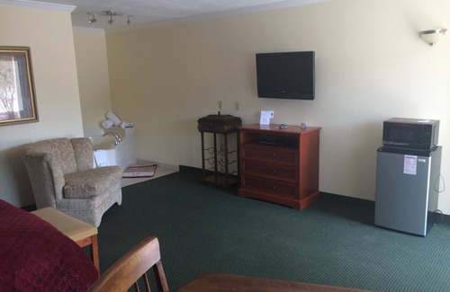 Waynesboro Hotel | Hurricane Inn