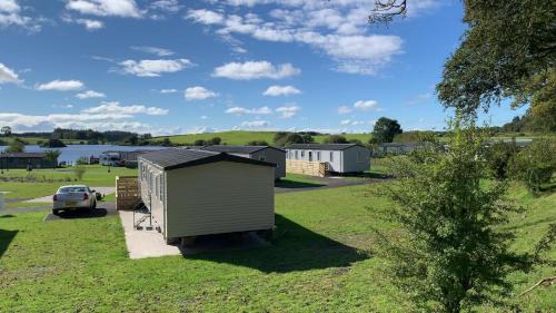 Balminnoch Resort | HV66 - FREE WIFI-3 Bedrooms Indoor Pool Loch Views Fishing Golf Riding Shooting Water Sports 15 Mins Drive To Beaches PASSES NOT INCLUDED Most Activities Will Not Be Available Out Of Season Please Check Before Booking