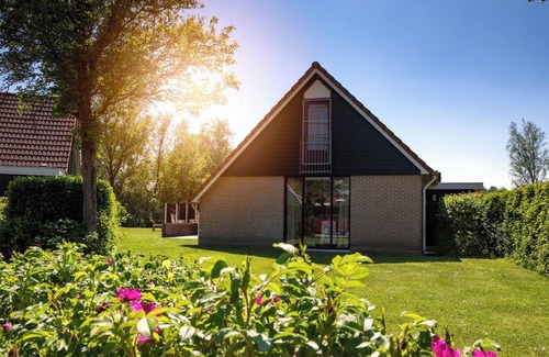 Heinkenszand Resort | HVZ Orchis 6p - Three Bedroom Resort, Sleeps 6