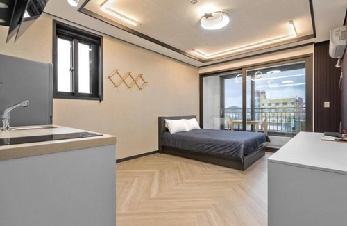 Hwaseong House | Hwaseong Travel Sketch Pension