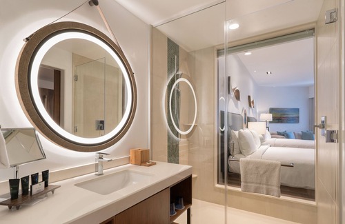 Waikiki Hotel | Hyatt Centric Waikiki Beach