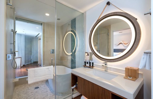Waikiki Hotel | Hyatt Centric Waikiki Beach