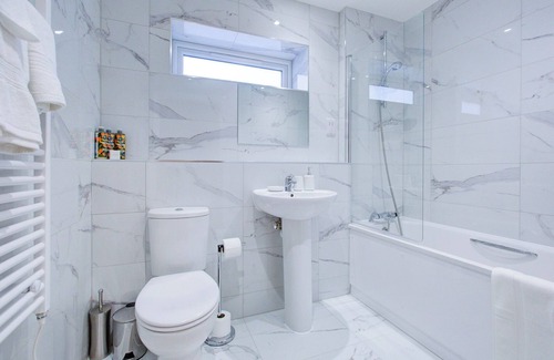 Lavender Fields Apartment | Hybrid Resi - Mitcham |3 Bed Apartment