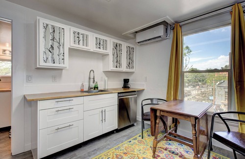 Harrison Boulevard Apartment | Hyde Park Hyde Out Apt 4