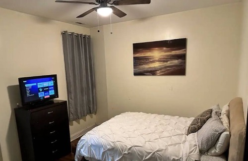Grand Boulevard Apartment | Hyde Park Spacious Gem
