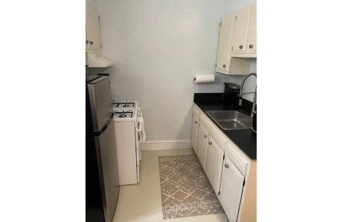 Chillicothe Apartment | Hydrangea Suite