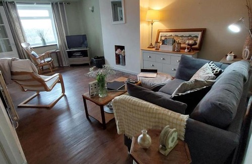 Caernarfon House | Hyfrydle Heights