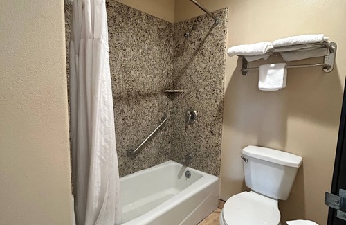 La Habra Hotel | HYLAND MOTEL