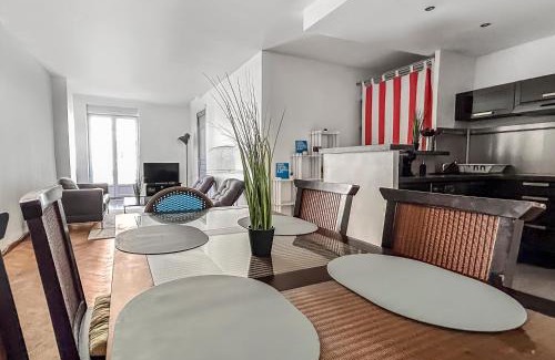Comedie Apartment | Hyper centre Montpellier Appart avec balcon privé