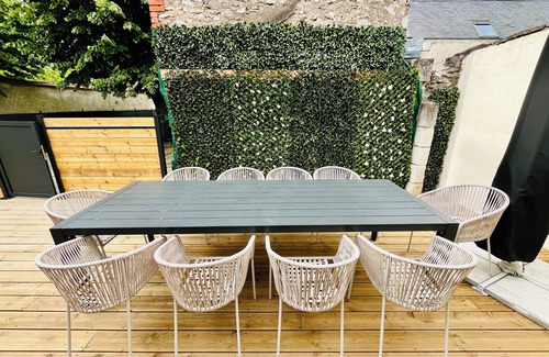 La Fuye-Velpeau House | Hypercentre house 100 m from station, spacious, 4 suites, 2 free parking spaces