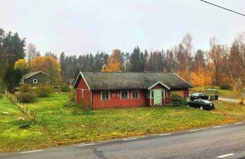 Dorarp House | Hyr ett rum och bli diskjockey