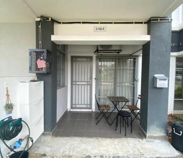 Batu Arang Apartment | i-Idaman Kota Puteri Homestay