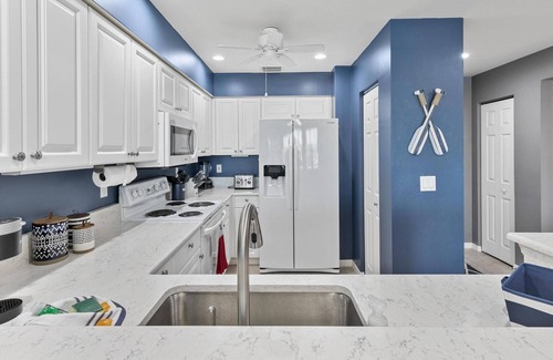 Burnt Store Marina Condo | I'm coco-nuts for you. Waterfront, community amenities & nature trails