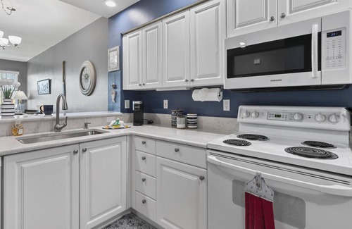 Burnt Store Marina Condo | I'm coco-nuts for you. Waterfront, community amenities & nature trails