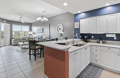 Burnt Store Marina Condo | I'm coco-nuts for you. Waterfront, community amenities & nature trails
