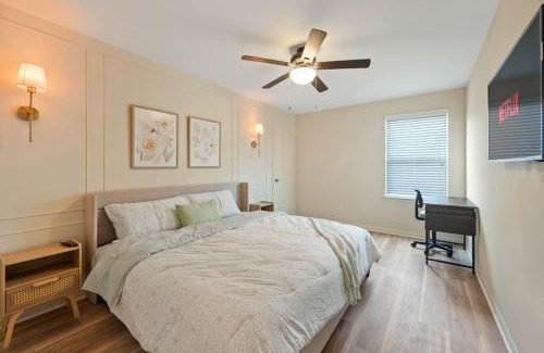 Humble House | IAH 6 Miles Spacious 5 Bedroom Home with 3 King Beds