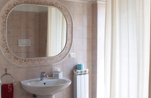 Zona LIII Tomba di Nerone House | Ianus Guest House