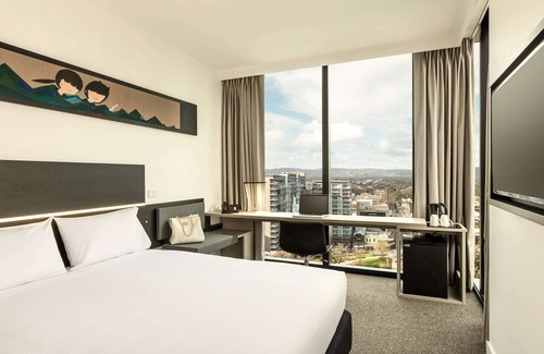 Adelaide Central Business District Hotel | ibis Adelaide