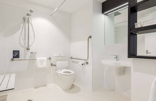 Adelaide Central Business District Hotel | ibis Adelaide