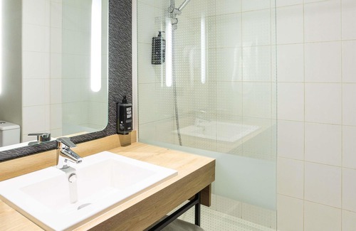 Champniers Hotel | ibis Angouleme Nord