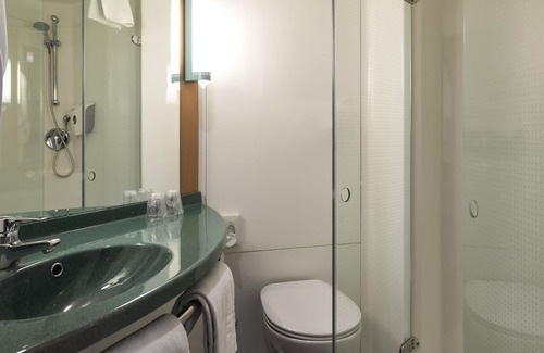 Besancon Hotel | ibis Besançon Centre La City