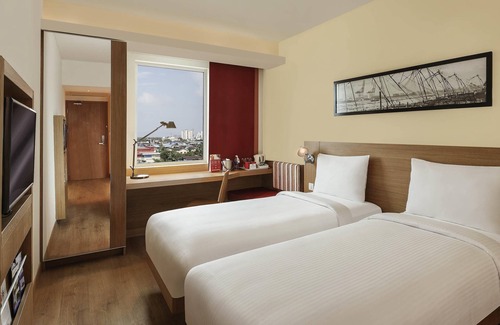 Pullepady Hotel | ibis Kochi City Centre Hotel