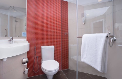 Pullepady Hotel | ibis Kochi City Centre Hotel