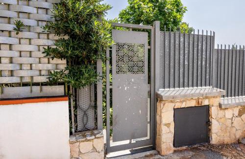 Partanna Apartment | Ibis Lodge With Swimming Pool