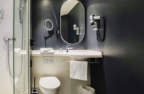 Findel Hotel | ibis Luxembourg Aéroport