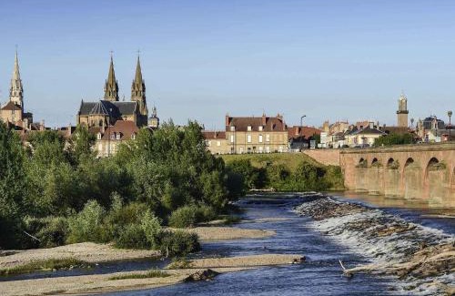 Moulins Hotel | ibis Moulins