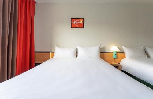 Pantin Hotel | ibis Paris Pantin Eglise