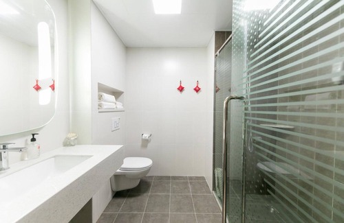 Minhang Hotel | Ibis Shanghai Hongqiao Transport Hub Qibao Hotel