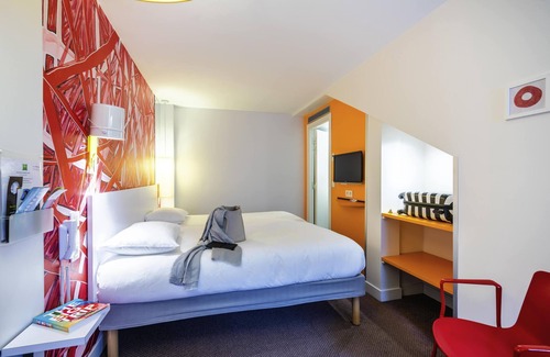 Gambetta Hotel | ibis Styles Paris La Defense Courbevoie
