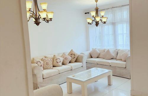 Kandy Hotel | Ibiza Villa Kandy